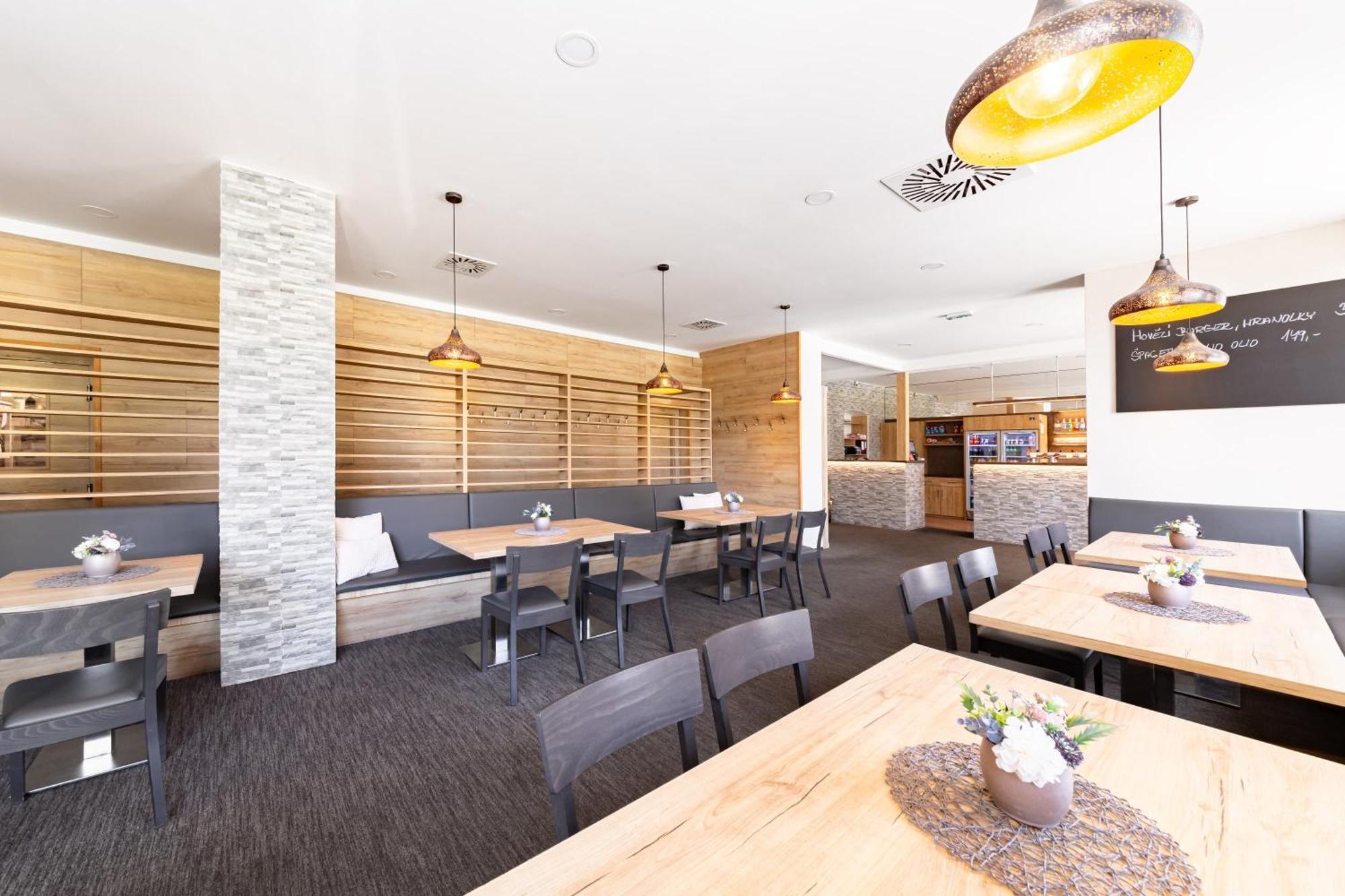 Hotel Snezne מראה חיצוני תמונה