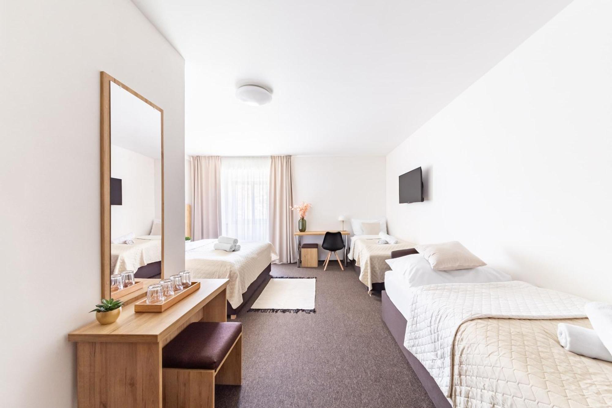 Hotel Snezne מראה חיצוני תמונה