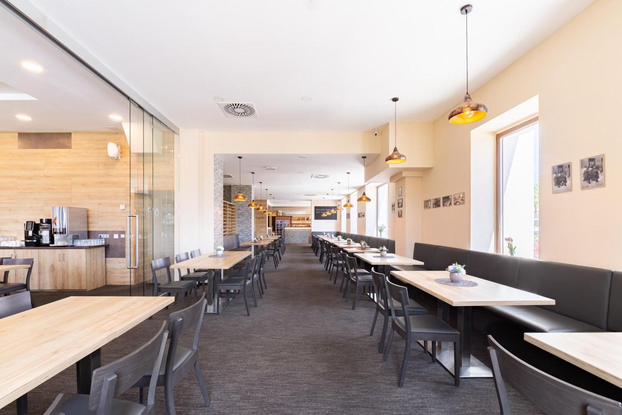 Hotel Snezne מראה חיצוני תמונה