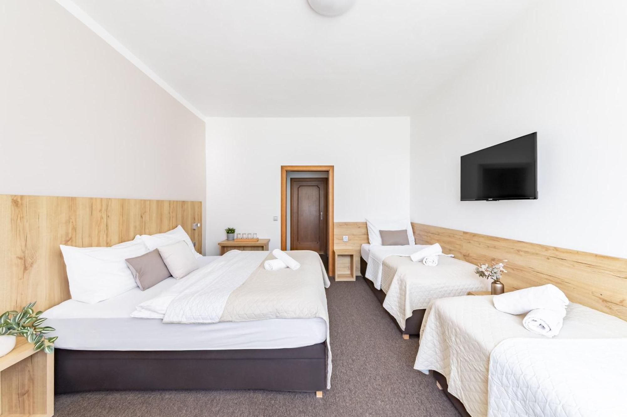Hotel Snezne מראה חיצוני תמונה